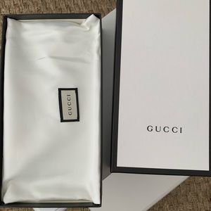 Gucci Buffed leather long continental wallet.